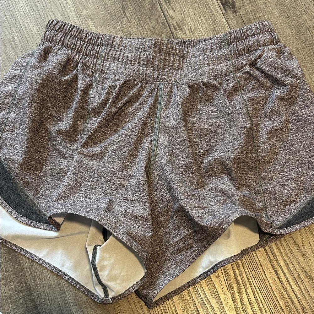 Women’s Lululemon Hotty Hot shorts